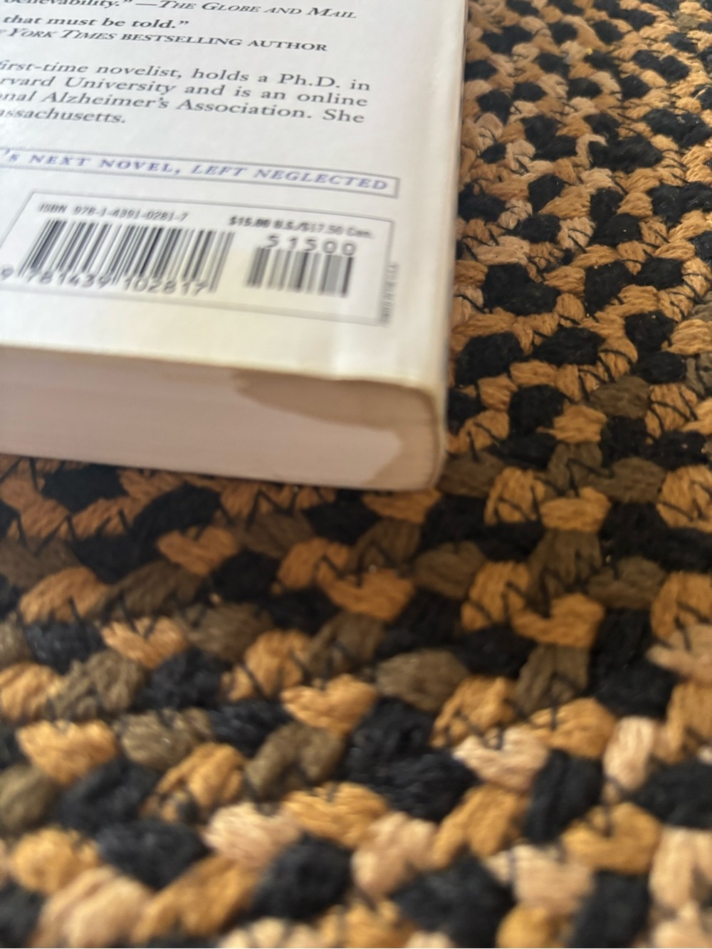 Lisa Genova Paperback Books - Picture 8 of 10